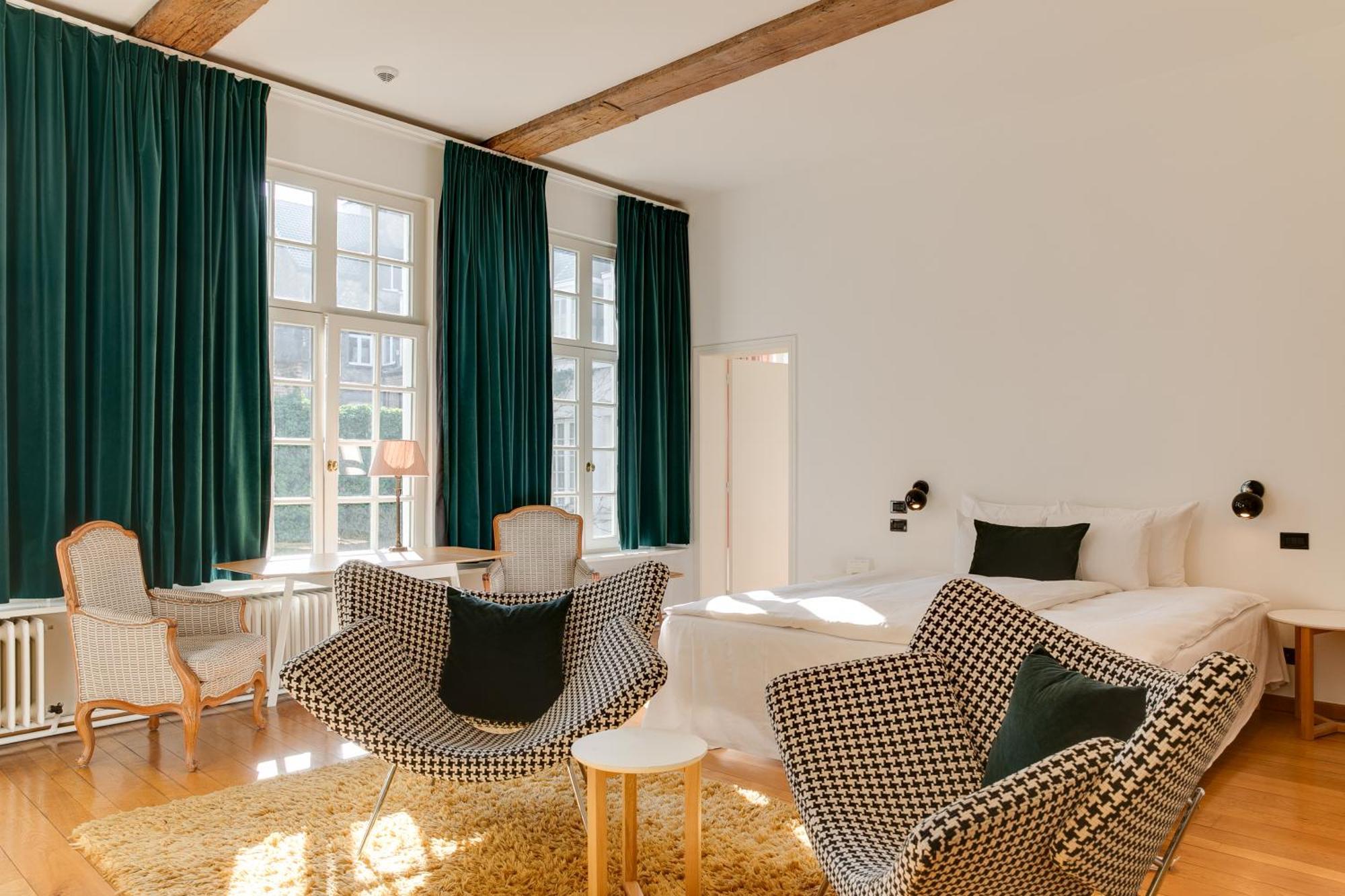 Small Luxury Hotel De Witte Lelie Amberes Exterior foto
